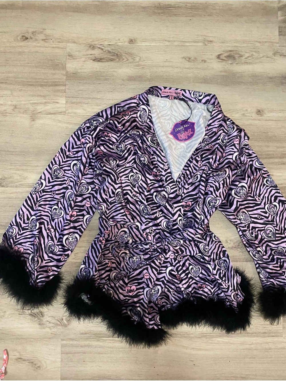 Dolls Kill x Bratz Wild At Heart Satin Robe- NWT - Picture 4 of 13